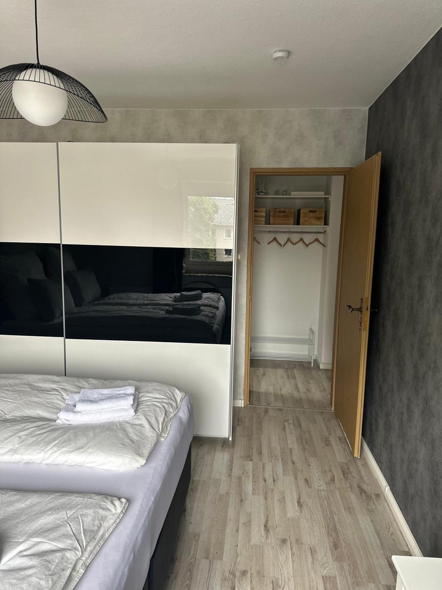 Fewo Am Deich 1 Zentral Mit Stadtblick Und Kontaktloser Check In Bremerhaven Kültér fotó