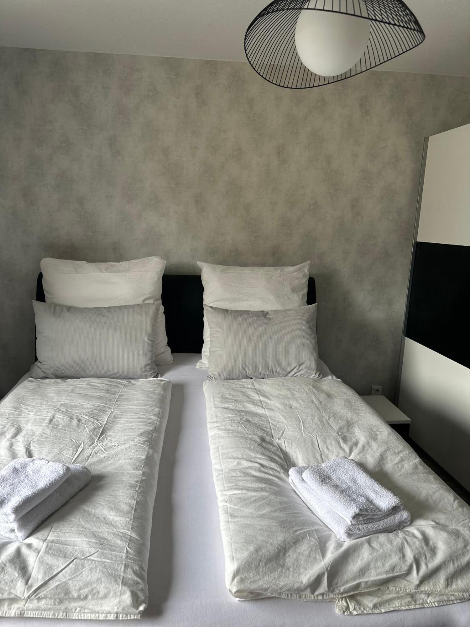 Fewo Am Deich 1 Zentral Mit Stadtblick Und Kontaktloser Check In Bremerhaven Kültér fotó
